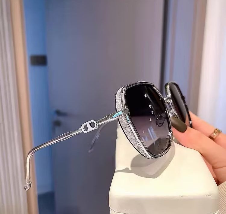 Women’s Sunglasses｜Luxury Metal Large Square Shades