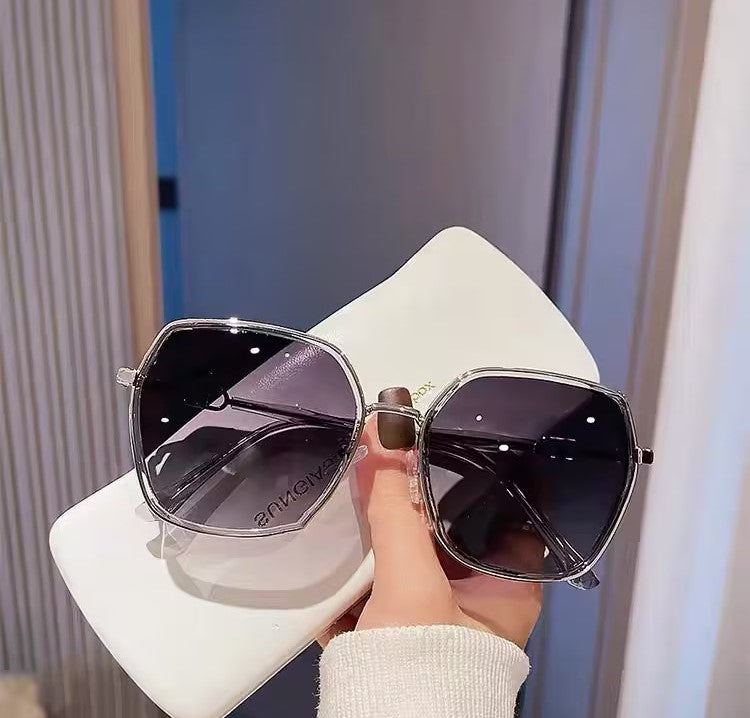 Women’s Sunglasses｜Luxury Metal Large Square Shades